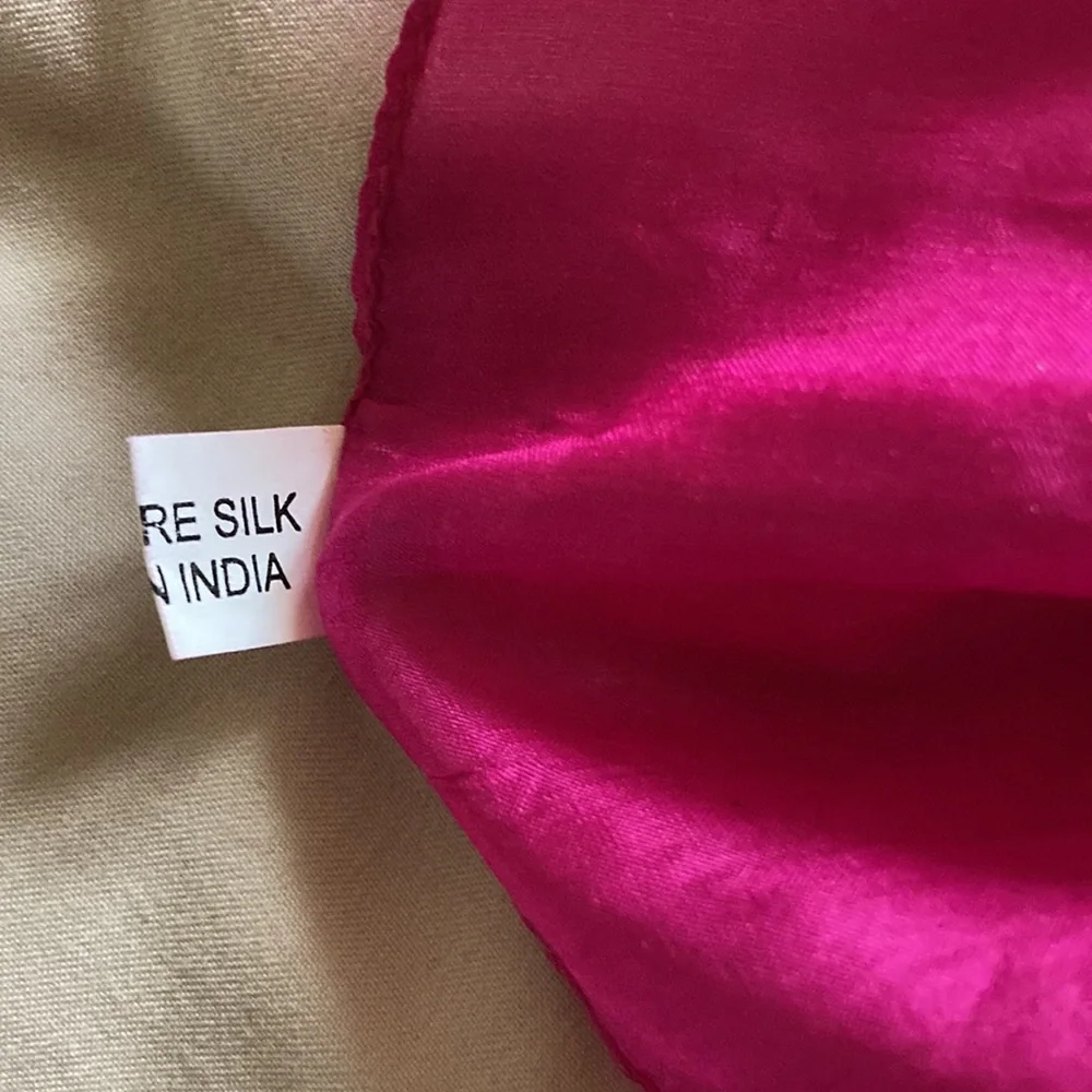 💯 pure silk 68x42 made in India pink wrap in excellent condition. Wrap-scarf. - Picture 3 of 3